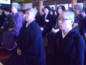 法戦式を見守る同級生